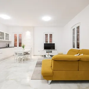 Apartment M&d Old Town Luxury, Zadar